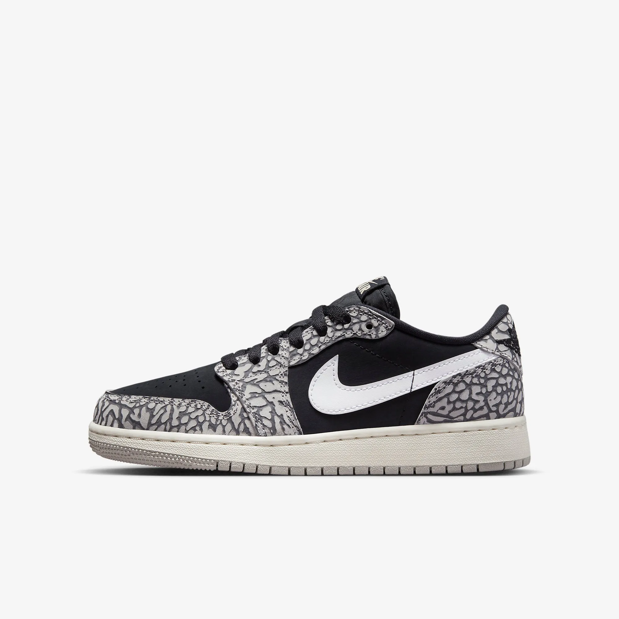 (GS) Air Jordan 1 Retro Low OG 'Black Cement' (2023) CZ0858-001