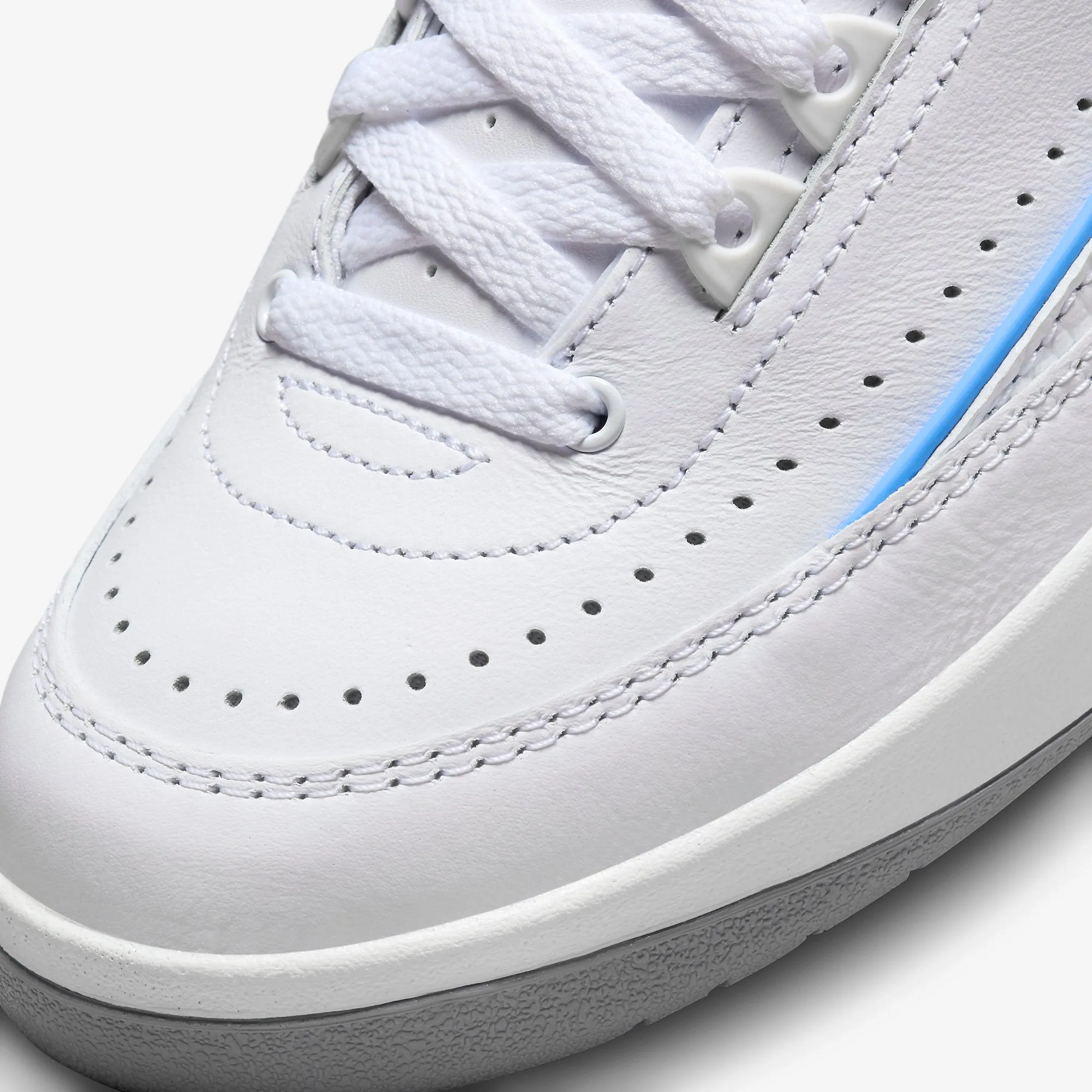 (GS) Air Jordan 2 Retro Low 'UNC / University Blue' (2023) FJ6869-104