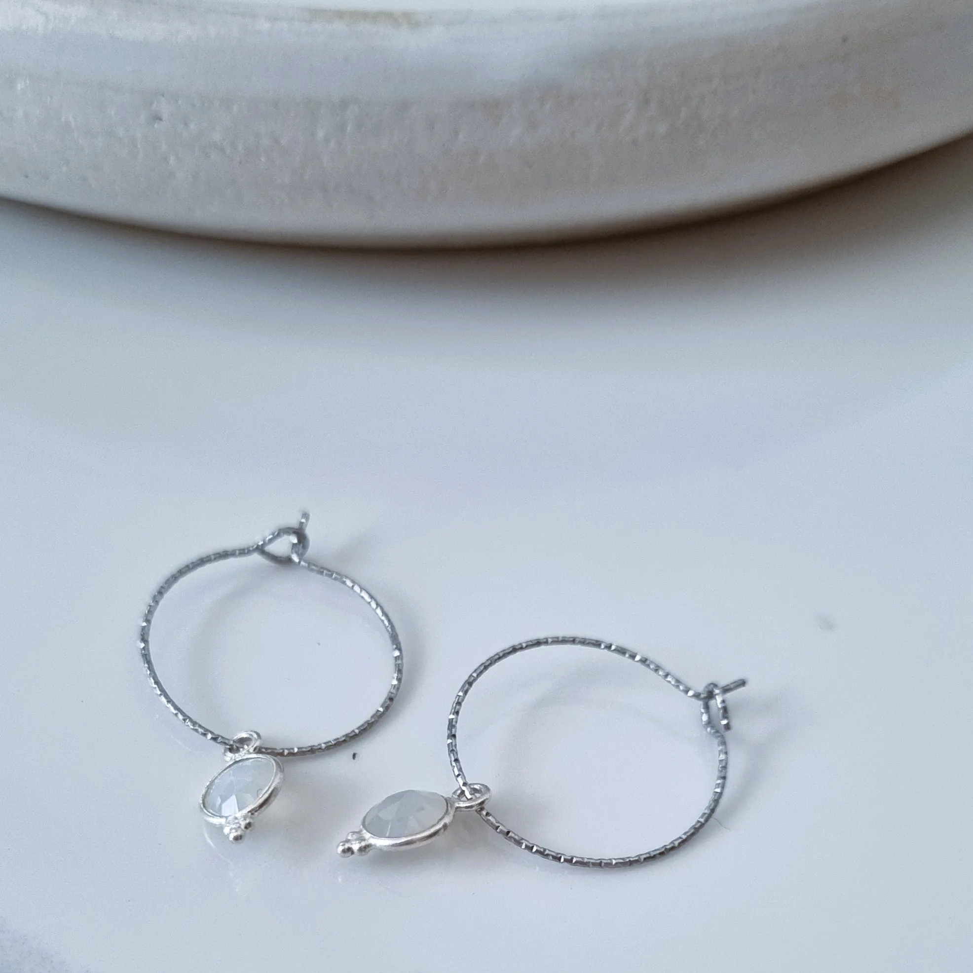 Moonstones earrings